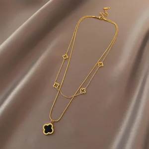 Collier trèfle noir