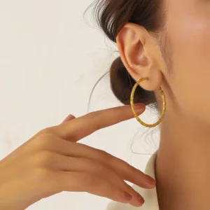 Les boucles d'oreilles Créoles or ou argent