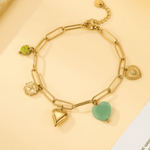 Le bracelet breloque romantique