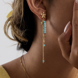 Les boucles d'oreilles fleur et turquoise