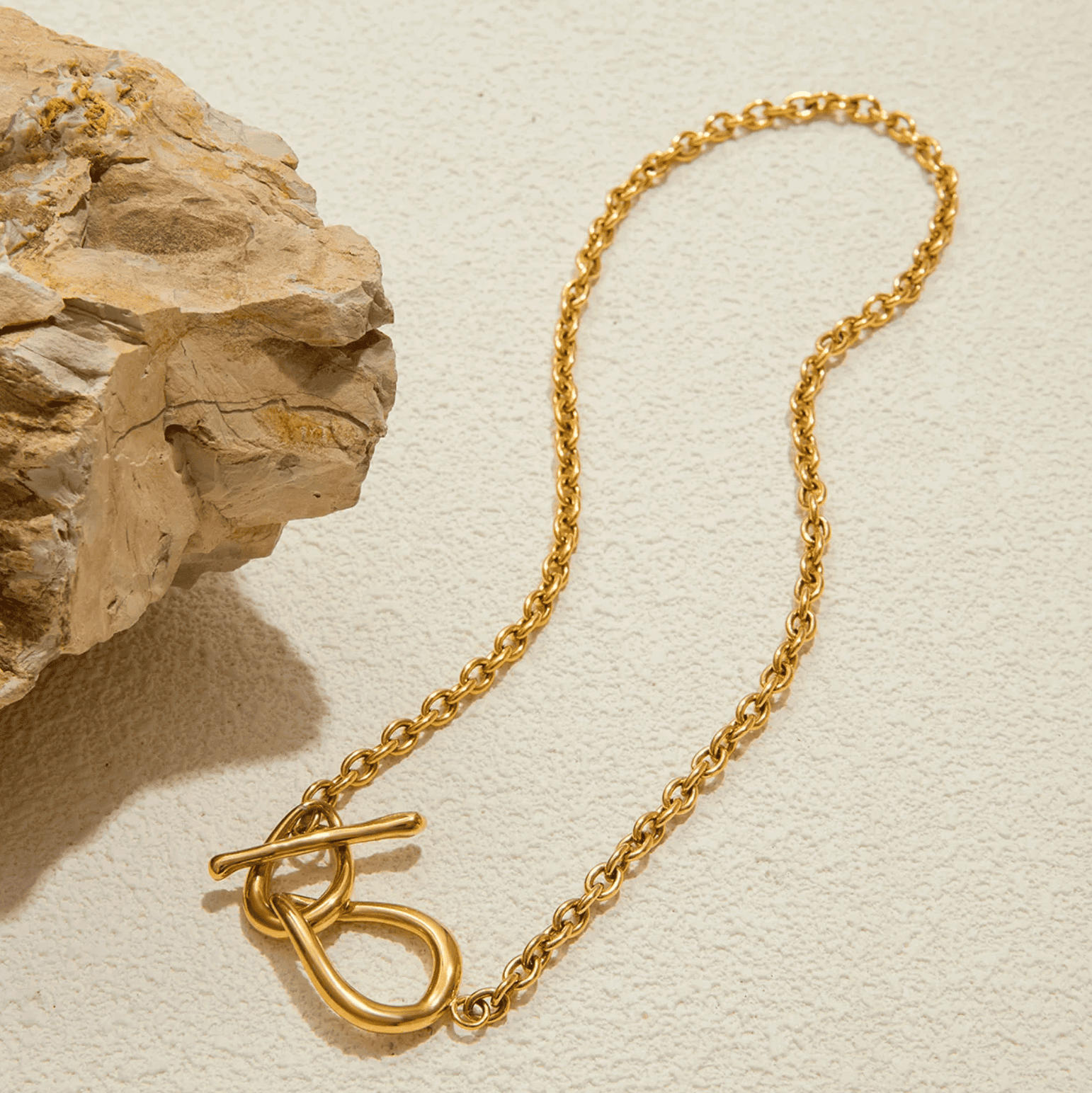 Le collier infini doré