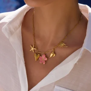 Le collier hibiscus dorée