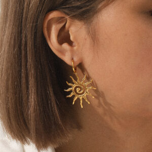 Les boucles d'oreilles Soleil doré