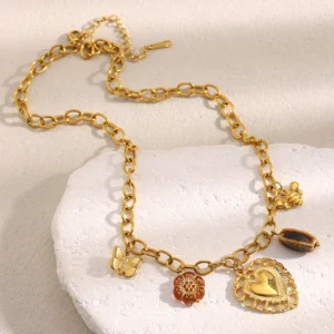 Le collier Charms Amulettes Dorées