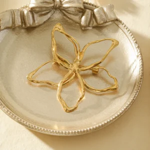La Broche Fleur Dorée ou Argentée
